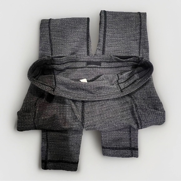 Lululemon Speed Up Tight High-Rise (28”) – Heathered Black/Gray, Size 4. - Picture 4 of 7
